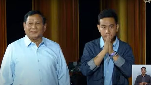 Prabowo dan Gibran di panggung debat pilpres ketiga. Gibran memakai jaket parka (Dok. KPU ID)