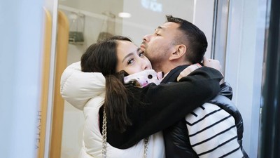 7 Foto Mesra Raffi Ahmad & Nagita Slavina di Paris Hingga London, Bikin Gemas
