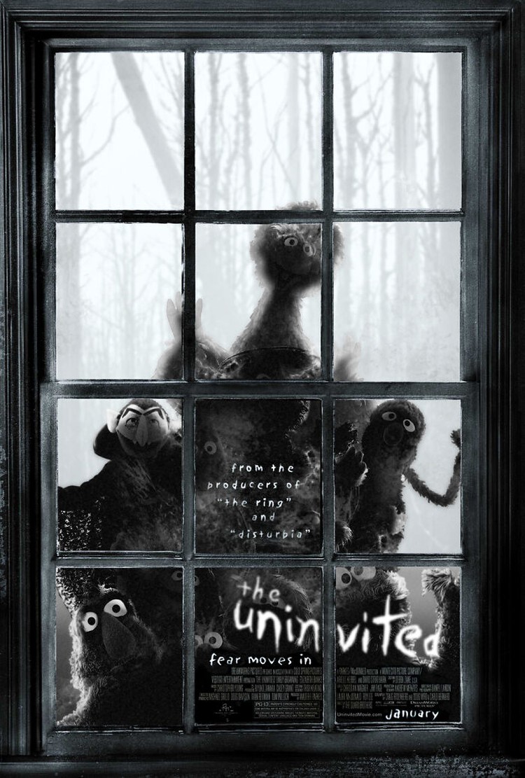 Beberapa poster film horor didesain ulang dengan menyisipkan nuansa anak-anak. Tapi setelah jadi kayaknya tetap aja seram deh. Menurut kalian gimana?
