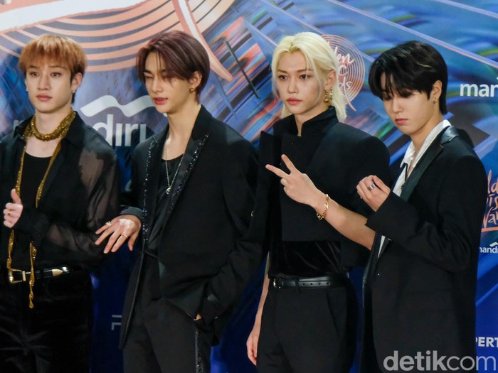 Stray Kids Serba Hitam di GDA 2024, Buat Para STAY Terkesima