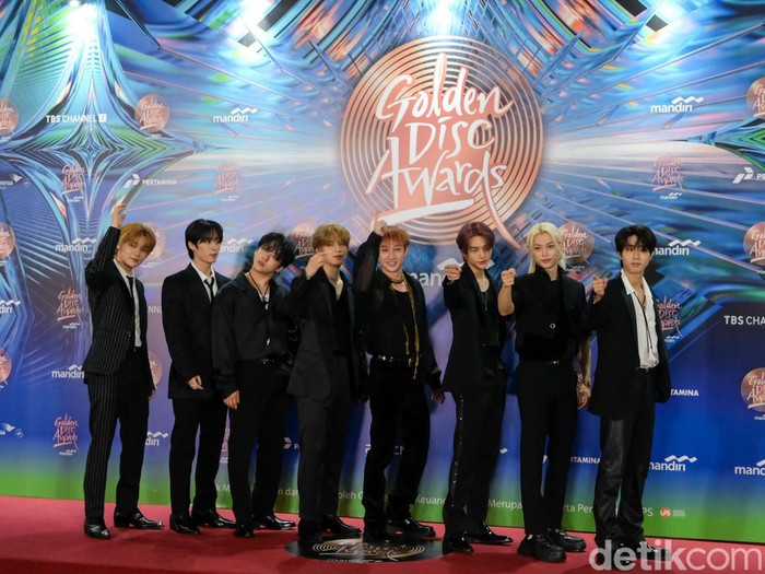 Stray Kids Serba Hitam di GDA 2024, Buat Para STAY Terkesima