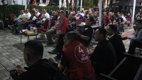 Diketahui, nobar ini dihadiri ratusan relawan.