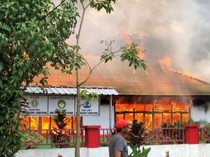 Gedung SMPN 1 Rantepao Toraja Utara Kebakaran, 7 Ruangan Hangus