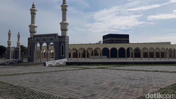 Replika Kabah di Wisata Edukasi Religi Boyolali pada Minggu (7/1/2024).