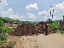 Warga di Bima Blokir Jalan, Tuntut Pelaku Penembakan Ditangkap