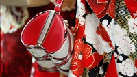 Karena di usia tersebut para remaja tersebut telah dianggap sebagai orang dewasa menurut hukum sehingga mereka pun sudah dapat mengikuti pemilihan umum maupun mengonsumsi minuman beralkohol.    