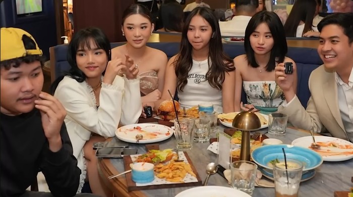 momen kuliner Catheez