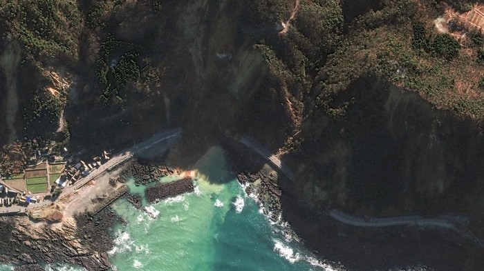 Citra Satelit Gambarkan Dahsyatnya Longsor Imbas Gempa di Jepang