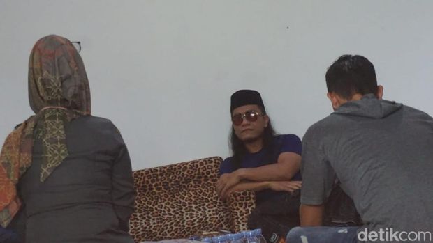 Gus Miftah diperiksa Bawaslu Pamekasan di Ponpes Ora Aji, Kalasan, Sleman, Senin (8/1/2024)