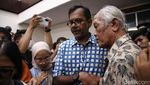 Senyum Haris Azhar-Fatia Saat Divonis Bebas