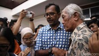 Sebelumnya Jaksa penuntut umum menuntut terdakwa Haris Azhar dihukum 4 tahun penjara.  