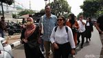 Senyum Haris Azhar-Fatia Saat Divonis Bebas