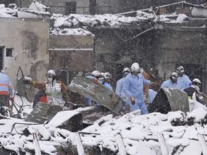 Hujan Salju Hambat Bantuan dan Pencarian Korban Gempa Jepang