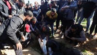 Hamza Al-Dahdouh adalah putra Wael Al-Dahdouh, direktur kantor Al-Jazeera di Jalur Gaza.