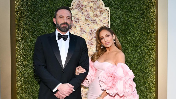 Ben Affleck and Jennifer Lopez at the 81st Golden Globe Awards held at the Beverly Hilton Hotel on January 7, 2024 in Beverly Hills, California. (Photo by Michael Buckner/Golden Globes 2024/Golden Globes 2024 via Getty Images)