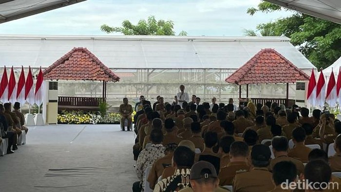 Jokowi Bertemu Kepala Desa di Serang