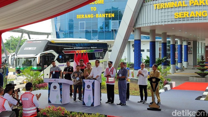 Jokowi Resmikan Terminal Pakupatan bertipe A Serang