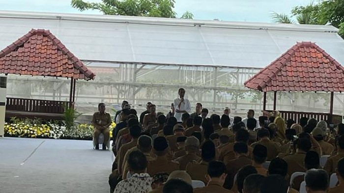 Jokowi Temui Kades se-Serang