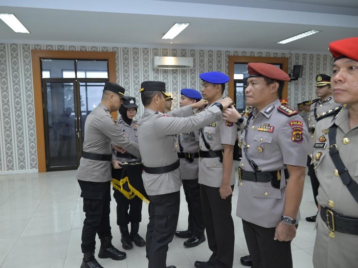 Kapolda Jambi Irjen Rusdi Hartono memimpin sertijab 6 jabatan di Polda Jambi
