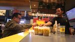 Kolaborasi Kopi dengan Susu Kacang Mede untuk Penggemar Non Dairy