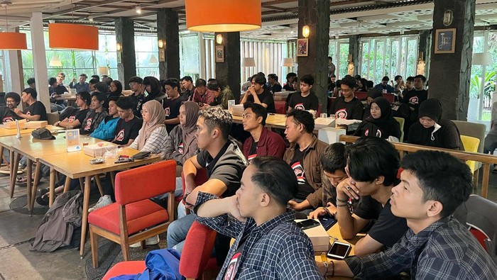 Ratusan aktivis mahasiswa dari berbagai kampus dan organisasi di Jawa Barat menghadiri Kopi Darat Formasi Indonesia Moeda (FIM) di Bandung, Jawa Barat.