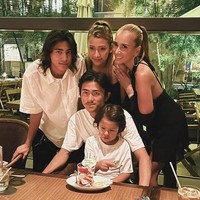 Malia sendiri diketahui memiliki empat anak dari hasil hubungannya dengan beberapa atlet. Ia dulu menikah dengan Hayuma Tanaka, Yuhei Sato, dan Maito Santos yang berprofesi sebagai pemain bola. Malia juga pernah dipersunting Norifumi KID Yamamoto, seorang petarung MMA.Foto: Instagram