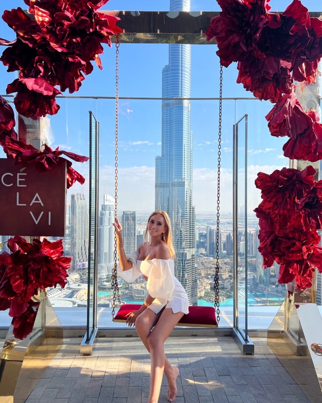 Kehidupannya memang dekat dengan pemain bola. Malia dikenal sebagai salah satu WAG Jepang tercantik. Foto: Instagram