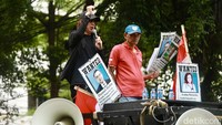Johanes Buntoro, Ketua Koordinator Lapangan Massa Aliansi Korban mengatakan hari ini akan diikuti oleh sekitar 300-400 massa. Di mana terbagi sekitar 200-an di PN Jakarta Pusat dan sisanya di Komnas HAM. 