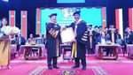 Momen Wiranto dan Putri Wardani Raih Gelar Doktor HC dari Universitas Cambodia