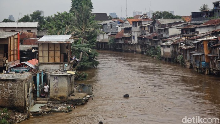 Normalisasi Sungai Ciliwung Kian Mendesak Normalisasi Sungai Ciliwung Kian Mendesak