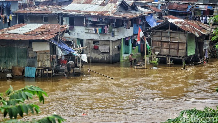 Normalisasi Sungai Ciliwung Kian Mendesak Normalisasi Sungai Ciliwung Kian Mendesak