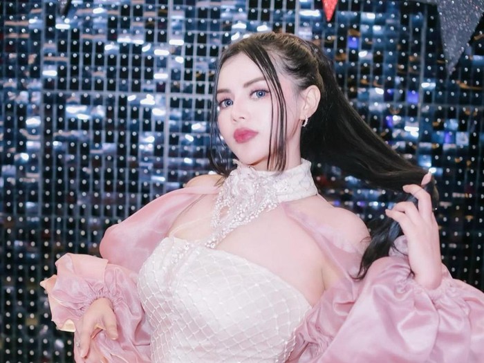 novi rizki