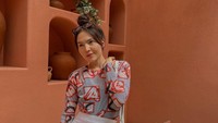 Olivia Jensen bersyukur badannya masih ramping hingga mengundang pujian. (Foto: dok Instagram)