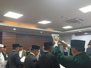 Ketua MK Lantik 3 Anggota MKMK Permanen