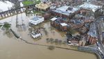 Penampakan Banjir di Inggris Imbas Sungai-sungai Meluap