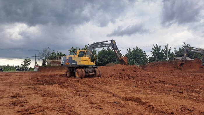 Progres pembangunan kantong parkir truk tambang di Parungpanjang (dok. Pemkab Bogor)