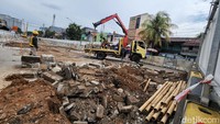 Pada fase 1b proyek sudah memasuki tahap pengeboran atau bore pile yang merupakan bagian pekerjaan struktur jalan layang.  