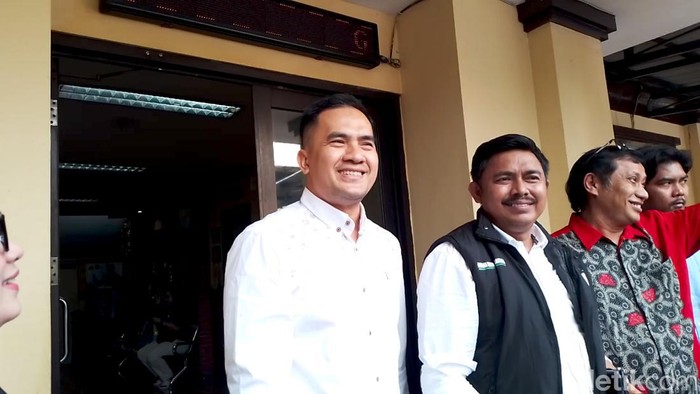 Saipul Jamil diizinkan pulang dari Polsek Tambora.