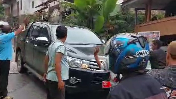 Sejumlah warga demo menolak pergantian Pj Bupati Mamasa. Dokumen Istimewa
