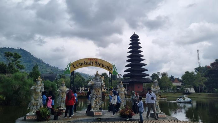 Taman Lembah Dewata Taman Lembah Dewata, Lembang, Bandung
