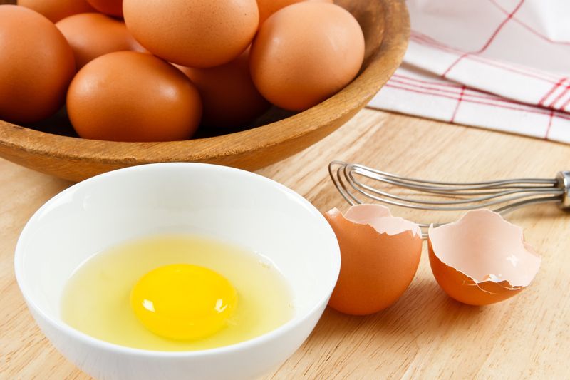 konsumsi telur mentah