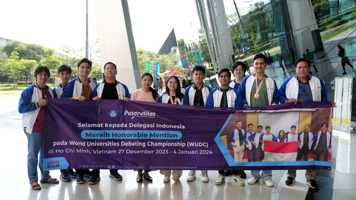 Tim Mahasiswa RI Dapat Honorable Mention di Ajang Debat Internasional