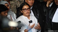 Seluruh dakwaan terhadap Fatia dinyatakan tidak terbukti. Hakim juga merehabilitasi hak-hak Fatia.  