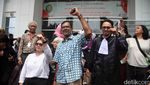 Momen Kemenangan Haris-Fatia Usai Divonis Bebas