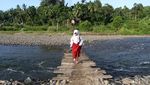 Tolong! Warga Padang Galo Butuh Jembatan
