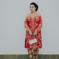 “Pada akhirnya stres juga ngeliat timbangan yg makin hari makin ke kanan..” ungkapnya. Foto: Instagram/@ayanggkahiyang