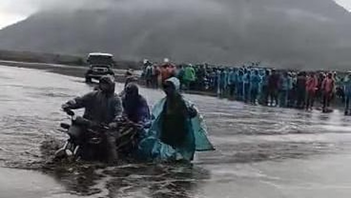 air limpasan kaldera bromo
