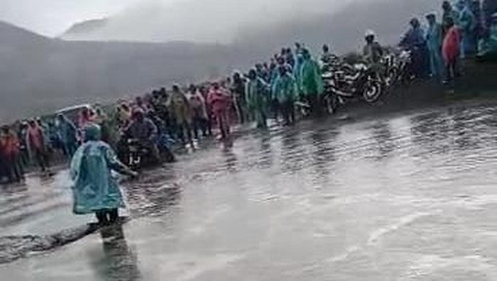 air limpasan kaldera bromo