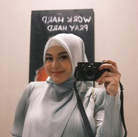 Akun Instagram @fatmatul***** menuliskan body shaming pada Aurel dengan kata-kata yang menyakitkan. “Masyaallah bu aurl g ada bntuknya.” Ada pula komentar lain dari akun Instagram @icha*****, “Astagfirullah perutnya di kondisikan Bu, jgn terlalu menonjol, gak malu apa??”. Foto: Instagram @aurelie.hermansyah