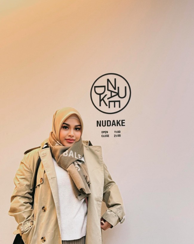 Dukungan tak hanya didapatkan dari sang suami tapi juga keluarga. Ibu sambung Aurel Hermansyah, Ashanty, turut membela putrinya di Instagram. Foto: Instagram @aurelie.hermansyah